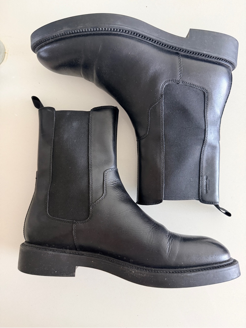 Vagabond Chelsea boots in size 38 - black